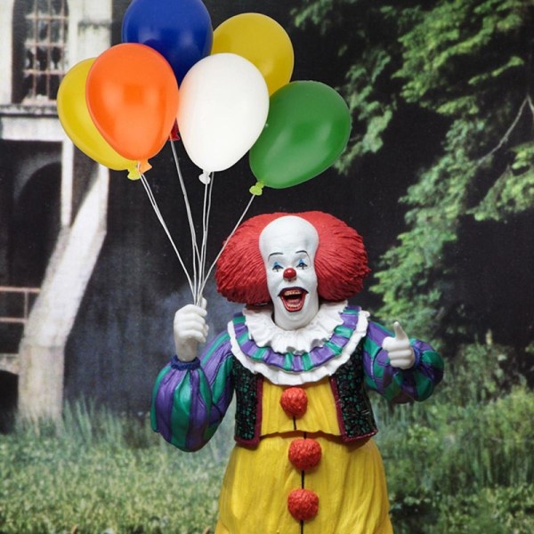 IT - ACTION FIGURE - ULTIMATE PENNYWISE (1990)