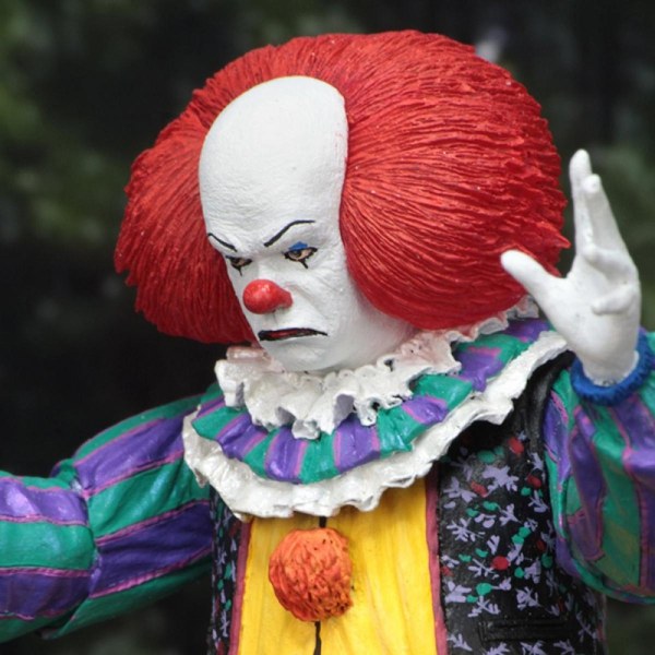 IT - ACTION FIGURE - ULTIMATE PENNYWISE (1990)