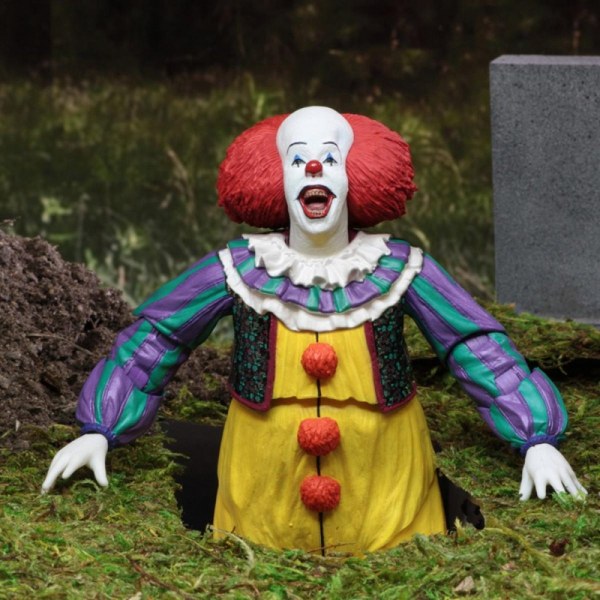 IT - ACTION FIGURE - ULTIMATE PENNYWISE (1990)