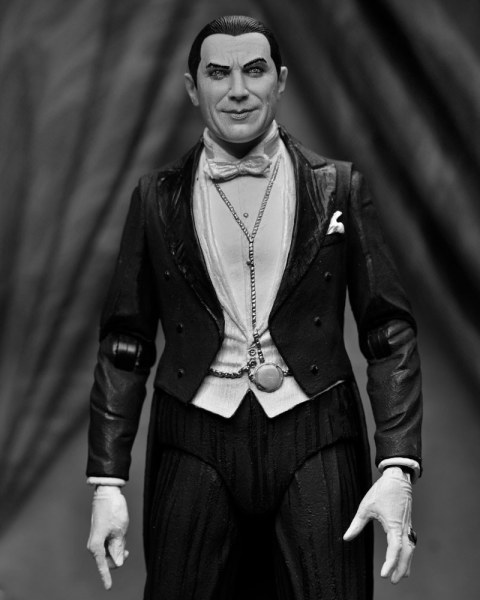 Figurina Universal Monsters Ultimate Dracula (Abbazia di Carfax) 18 cm