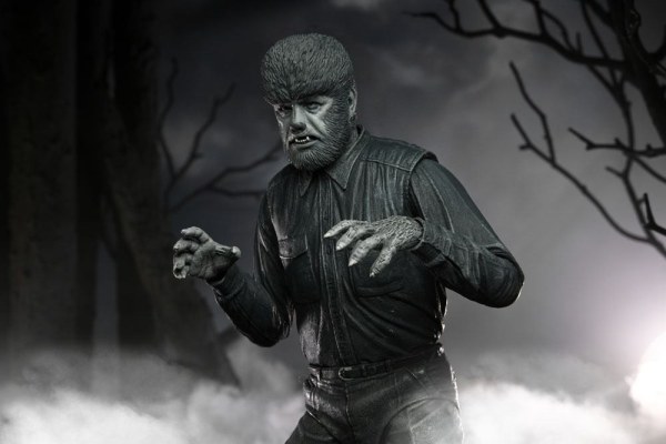 Figurina universale Monsters Ultimate The Wolf Man (bianco e nero) 18 cm