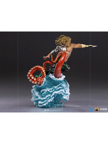 AQUAMAN 90 Art Scale - DC COMICS