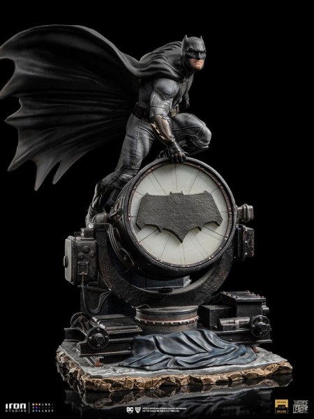 Batman su Batsignal Art Scale Deluxe - Justice League