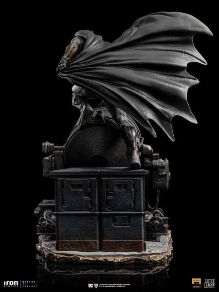 Batman su Batsignal Art Scale Deluxe - Justice League