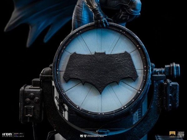 Batman su Batsignal Art Scale Deluxe - Justice League