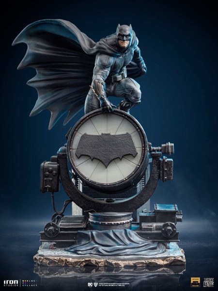 Batman su Batsignal Art Scale Deluxe - Justice League