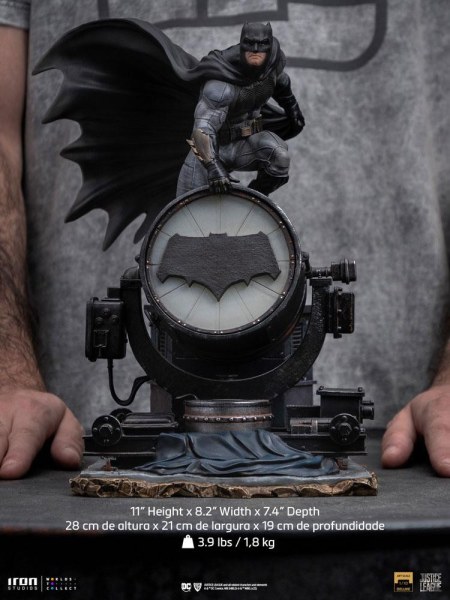 Batman su Batsignal Art Scale Deluxe - Justice League