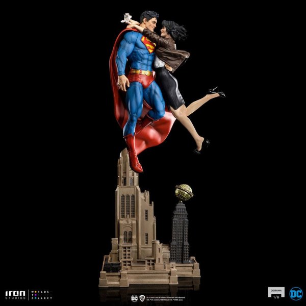 Diorama Superman e Lois - DC Comics