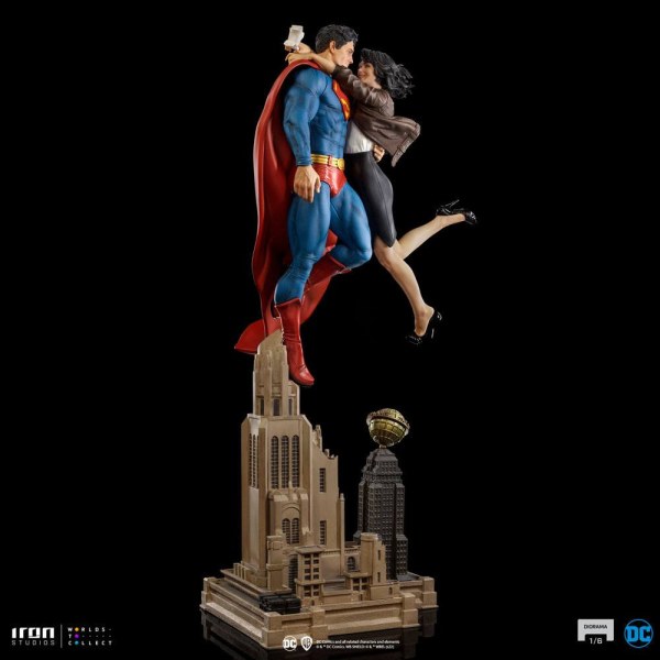 Diorama Superman e Lois - DC Comics
