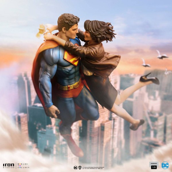 Diorama Superman e Lois - DC Comics