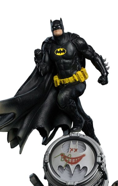 BATMAN BLACK VERSION ART SCALE DELUXE - DC COMICS