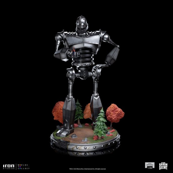 Gigante di ferro e Hogarth Hughes Art Scale - Il gigante di ferro