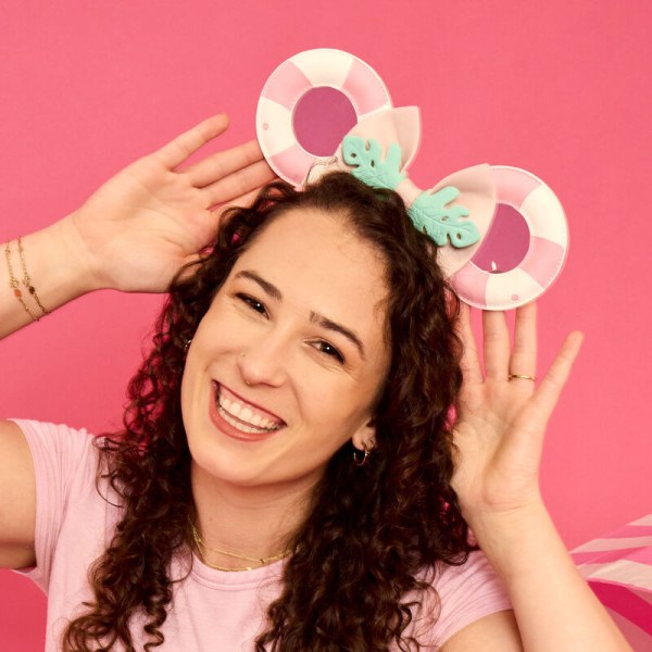 Caschetto Minnie Mouse stile vacanza a bordo piscina - DISNEY LOUNGEFLY