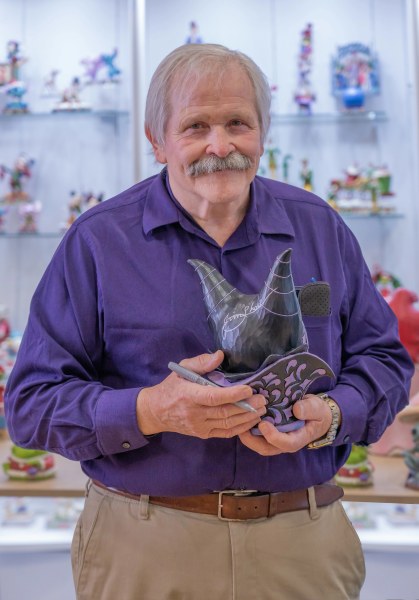 DIORAMA COPRICAPO MALEFICA [FIRMATO DA JIM SHORE] - DISNEY TRADITIONS
