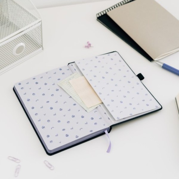NOTEBOOK A5 PREMIUM CON PENNA PROIETTORE - DISNEY THE NIGHTMARE BEFORE CHRISTMAS