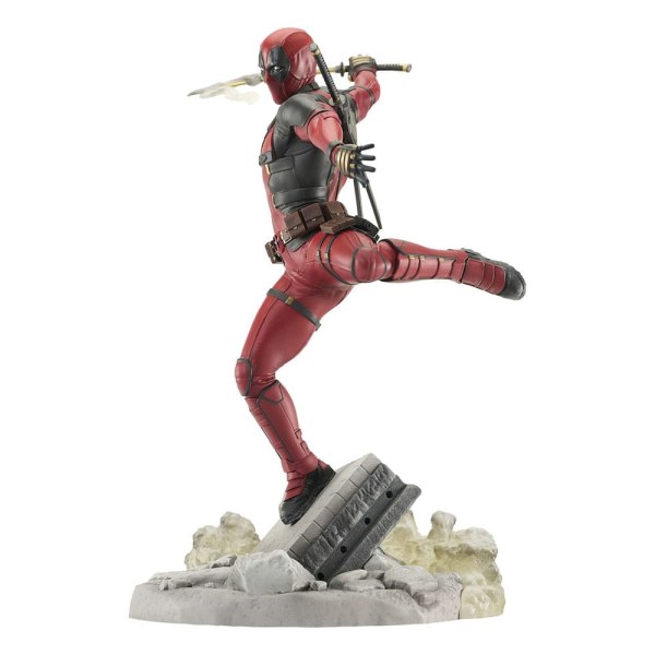 Deadpool & Wolverine Gallery Statuetta Deadpool 25 cm