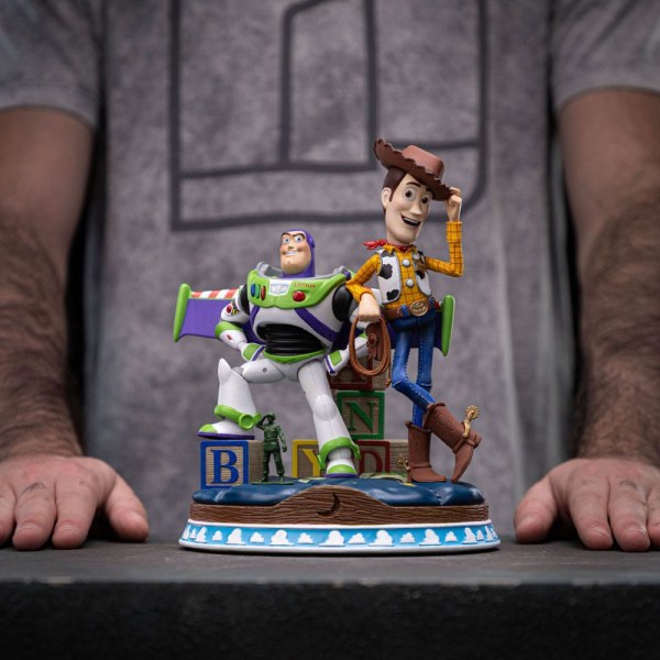 Toy Story statuetta 1/10 Deluxe Art Scale Buzz & Woody 38 cm