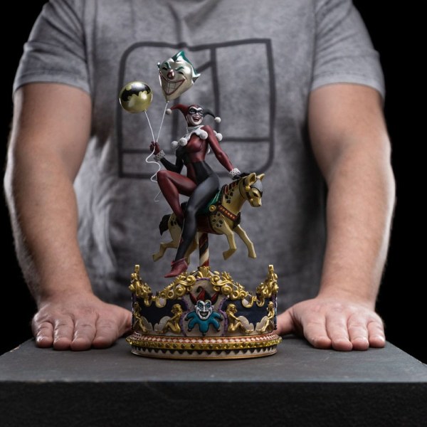 Statuetta DC Comics 1/10 Art Scale Harley Quinn Unleashed 30 cm