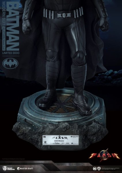Statuetta Batman Master Craft Batman Modern Suit 42 cm
