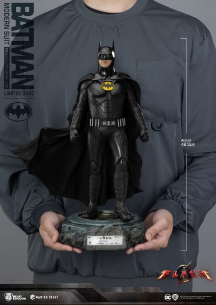 Statuetta Batman Master Craft Batman Modern Suit 42 cm