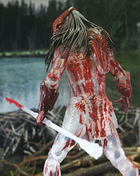 Prey Ultimate Feral Bear Blood Predator figurina 18 cm