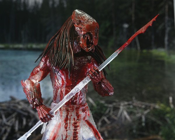 Prey Ultimate Feral Bear Blood Predator figurina 18 cm