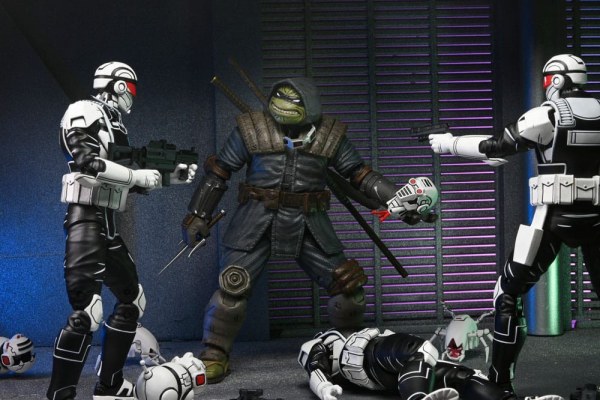 Tartarughe Ninja (L'ultimo Ronin) Synja Commando con la statuetta Mousers da 18 cm