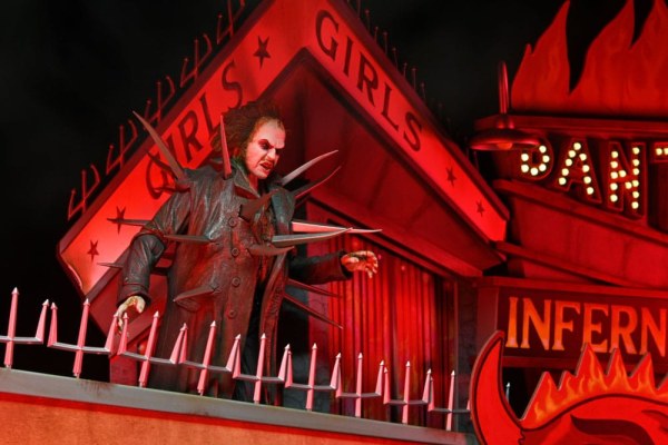 Beetlejuice (1988) diorama Trenchcoat con punte Inferno Room Deluxe Set