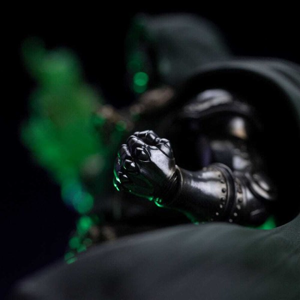 Statuetta Diorama The Infinity Gauntlet Marvel Legends 1/10 Art Scale Infinity Doctor Doom Deluxe Edition 42 cm