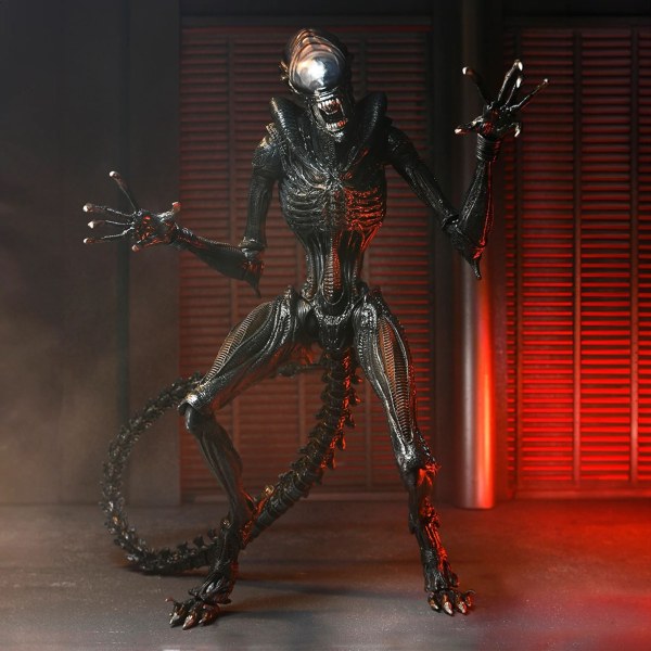 ALIEN: ROMULUS - ACTION FIGURE DA 7" IN SCALA - XENOMORPH ULTIMATE SCORCHED