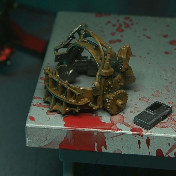 SAW (FRANCHISE) - ACTION FIGURE DA 7" IN SCALA - ULTIMATE JIGSAW KILLER (ABITO NERO)