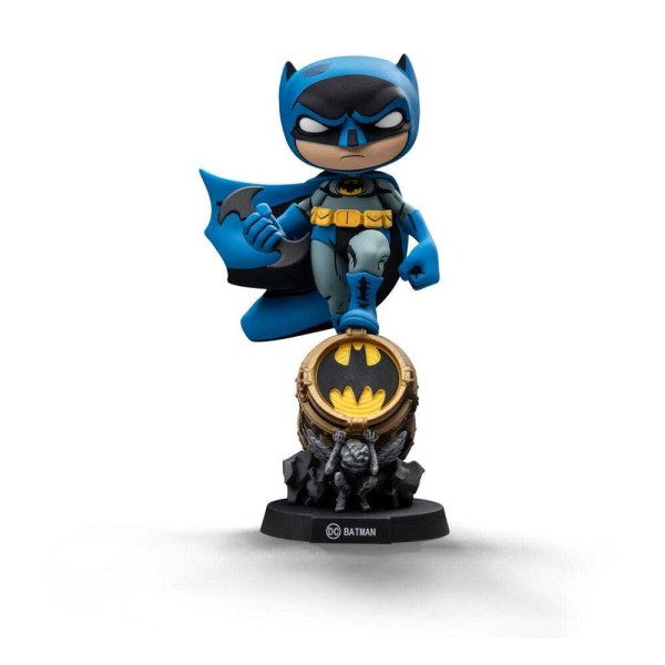 Figurina Batman Mini Co. PVC Batman su Bat-Segnale (Variante Blu) 15 cm