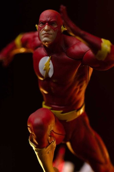 Statuetta DC Comics 1/10 Art Scale Flash 25 cm