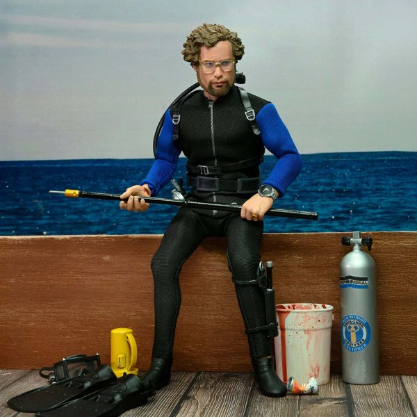 LO SQUALO - ACTION FIGURE VESTITA DA 8" - HOOPER (GABBIA SQUALO)