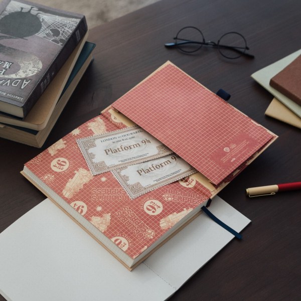 QUADERNO PREMIUM A5 CON PENNA PLATFORM 9 3/4 - HARRY POTTER