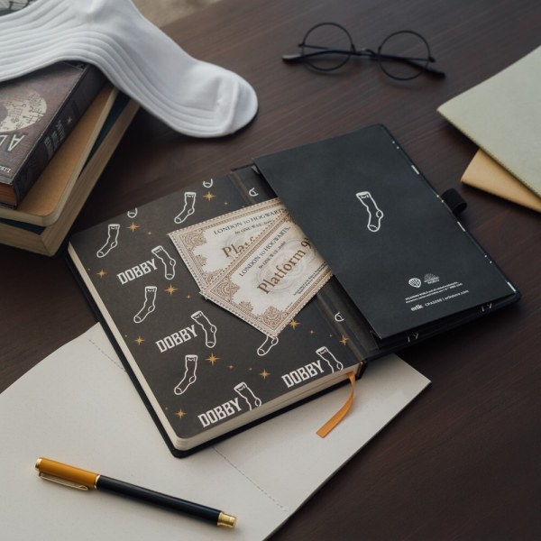 QUADERNO A5 PREMIUM CON PENNA DOBBY - HARRY POTTER