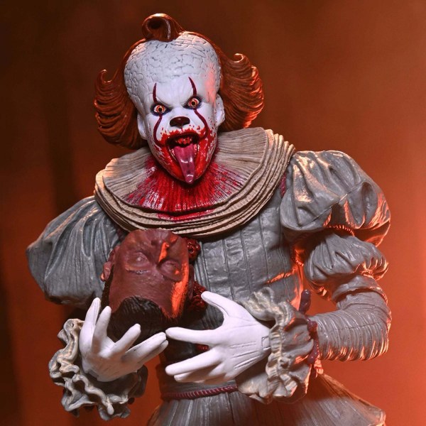 BENVENUTI A DERRY - ACTION FIGURE IN SCALA 7" - PENNYWISE DEFINITIVO