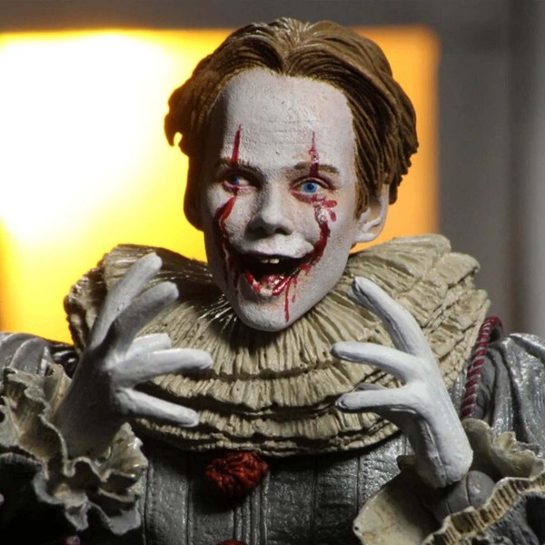 IT CAPITOLO 2 - ACTION FIGURE IN SCALA 7" - ULTIMATE PENNYWISE (FILM DEL 2019)