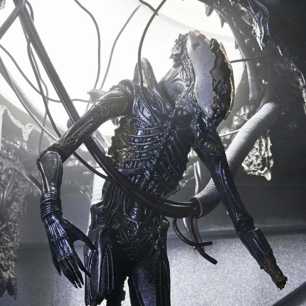 ALIEN: ROMULUS - ACTION FIGURE IN SCALA 7" - DELUXE SUSPENDED LAB XENOMORPH XX121