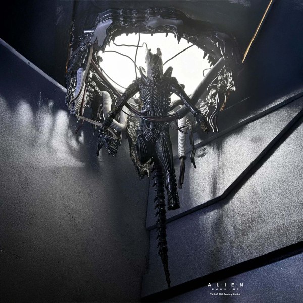 ALIEN: ROMULUS - ACTION FIGURE IN SCALA 7" - DELUXE SUSPENDED LAB XENOMORPH XX121