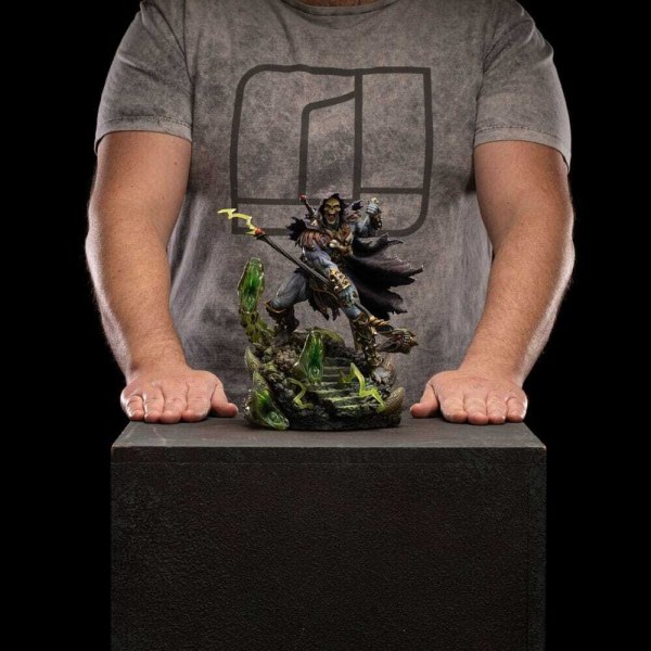 Statuetta Maestri dell’Universo 1/10 Art Scale Deluxe Skeletor Scatenato 23 cm