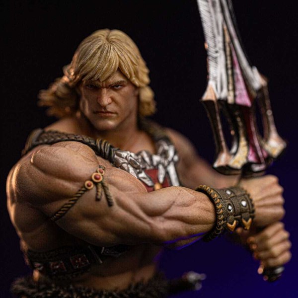 Statuetta Maestri dell’Universo 1/10 Art Scale Deluxe He-Man Scatenato 34 cm
