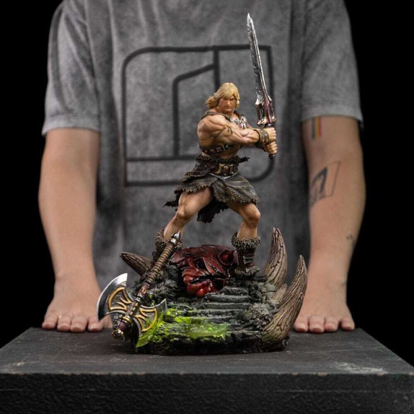 Statuetta Maestri dell’Universo 1/10 Art Scale Deluxe He-Man Scatenato 34 cm