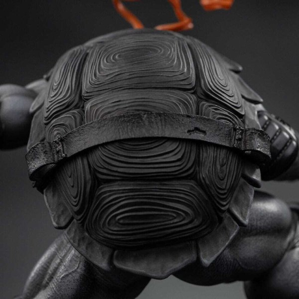 Statuetta Tartarughe Ninja 1/10 Art Scale Michelangelo Variante Bianco e Nero 26 cm
