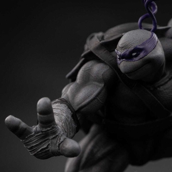 Statuetta Tartarughe Ninja 1/10 Art Scale Donatello Variante Bianco e Nero 26 cm