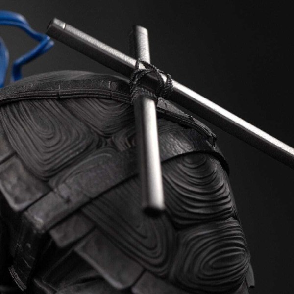 Statuetta Tartarughe Ninja 1/10 Art Scale Leonardo Variante Bianco e Nero 26 cm