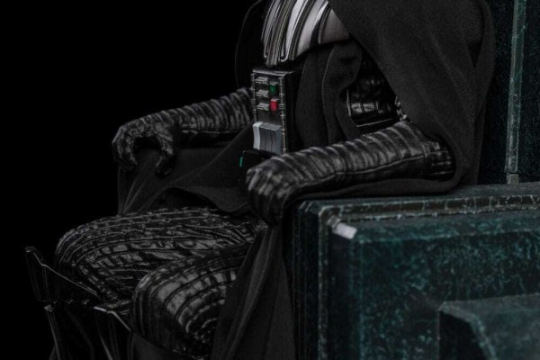 Statuetta Star Wars 1/10 Art Scale Darth Vader sul Trono 18 cm