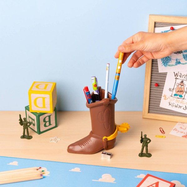 Portapenne a forma di stivale di Woody di Toy Story con set di cancelleria – 16 cm