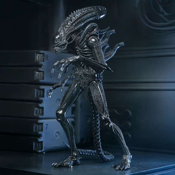 ALIENS - FIGURA D'AZIONE IN SCALA 7" - XENOMORFO GUERRIERO SUPREMO 40° ANNIVERSARIO (NERO)