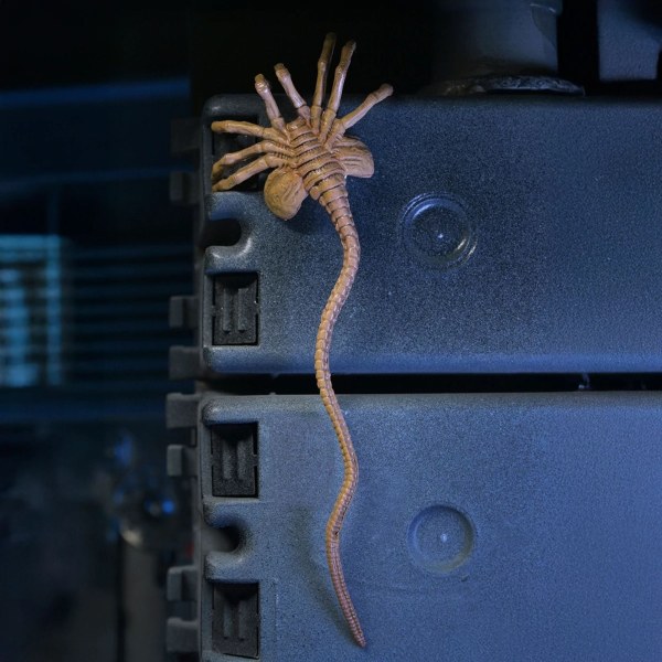 ALIENS - FIGURA D'AZIONE IN SCALA 7" - XENOMORFO GUERRIERO SUPREMO 40° ANNIVERSARIO (NERO)